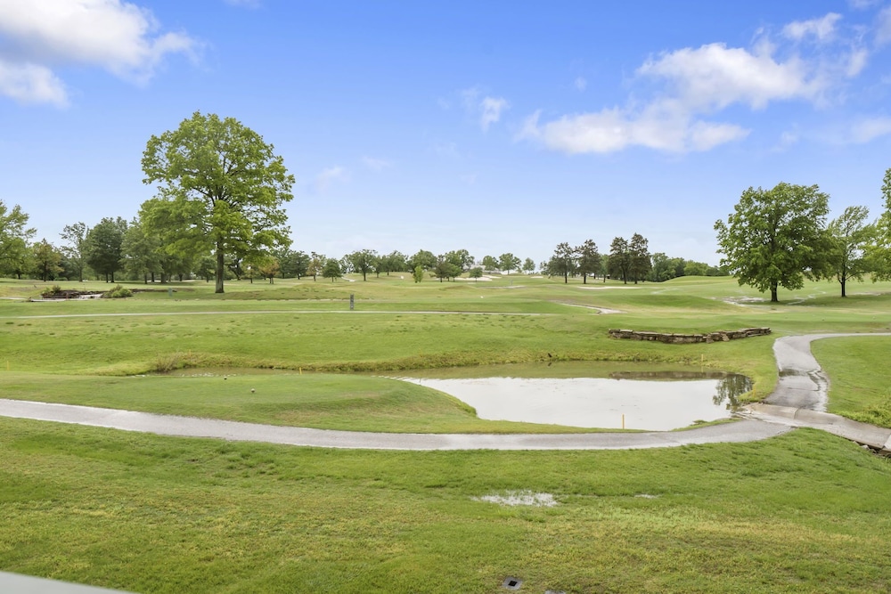 Veltings Golf View Getaway Holiday Hills Branson Golf Resort Outdoor Pools - photo 23