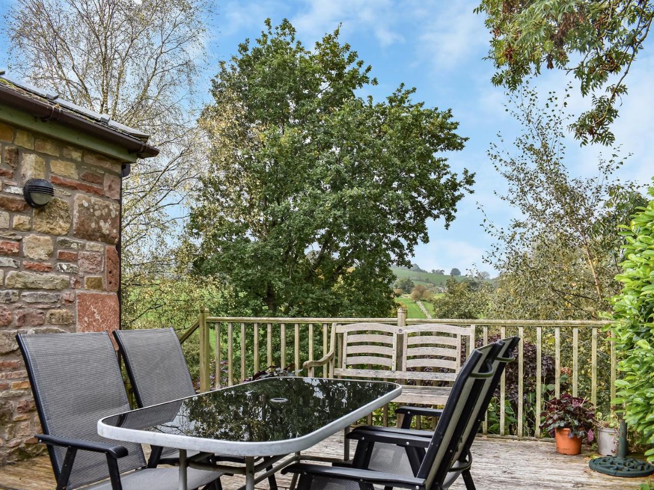 Riverbank Cottage — 4-Star Luxury Hotel in Barton Upon Humber, United Kingdom