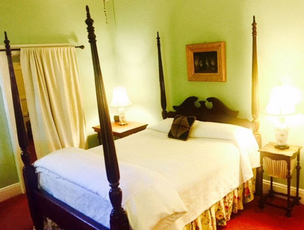 Morehead Inn - photo 32