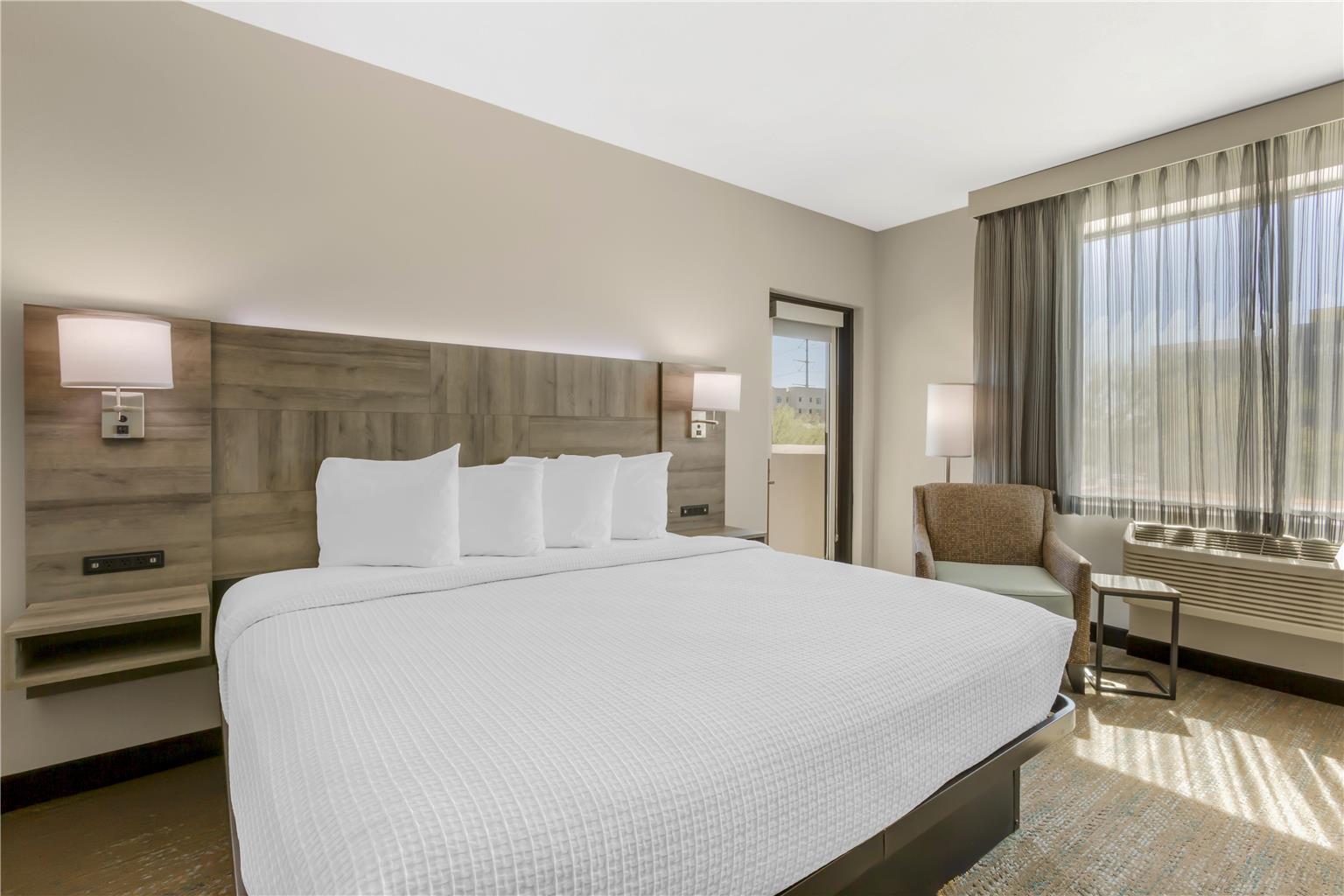 Super 8 by Wyndham Greensboro Coliseum Conv. - photo 28