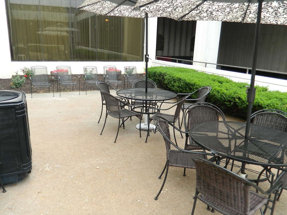 Capital Plaza Hotel - photo 40