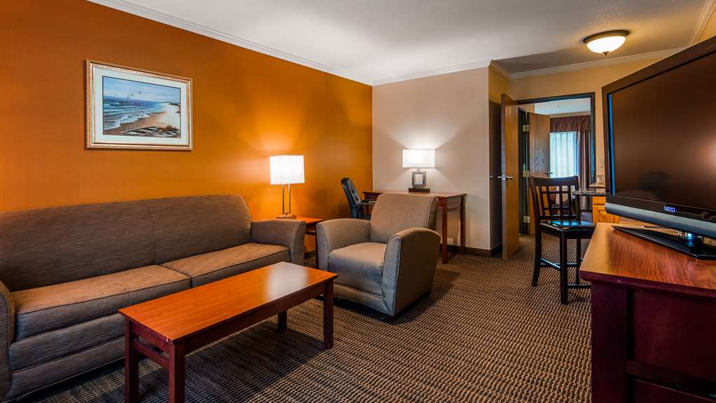Best Western Plus Landmark Inn - photo 42