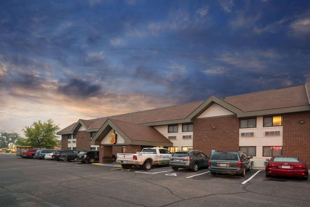 Super 8 by Wyndham St. Cloud - photo 9