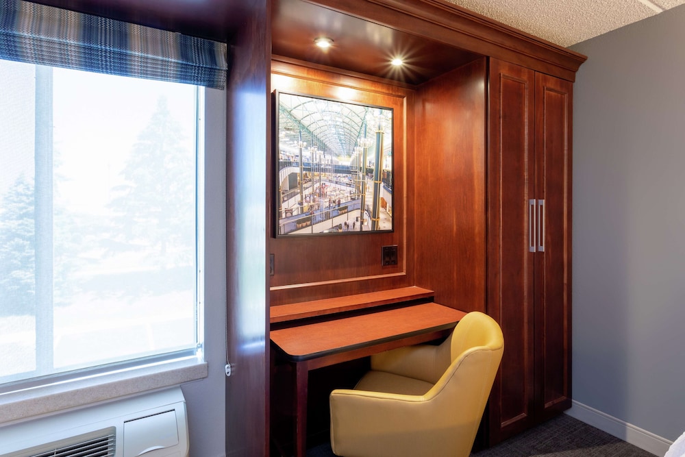 Hampton Inn by Hilton Minneapolis Eagan - photo 9
