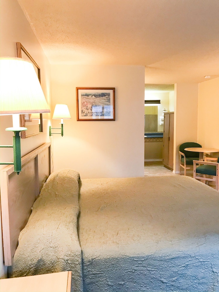Summers Inn - photo 6