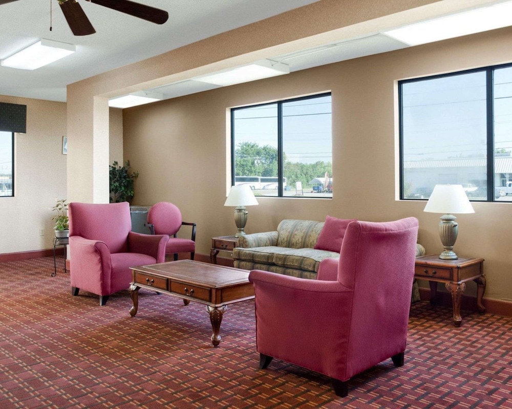 Econo Lodge Greenville - photo 4