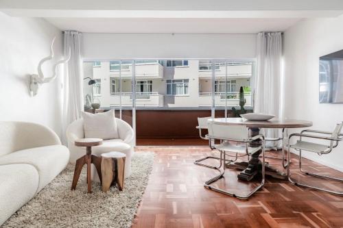 Luxurious flat on Beach Road Sea Point