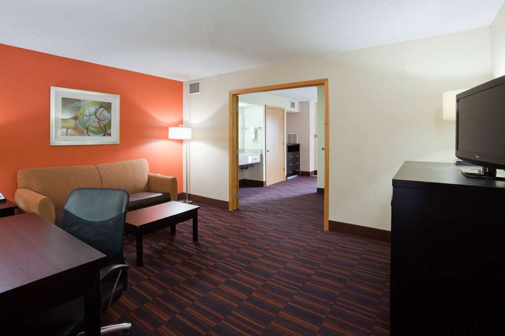 AmericInn by Wyndham Shakopee Near Canterbury Park - photo 25