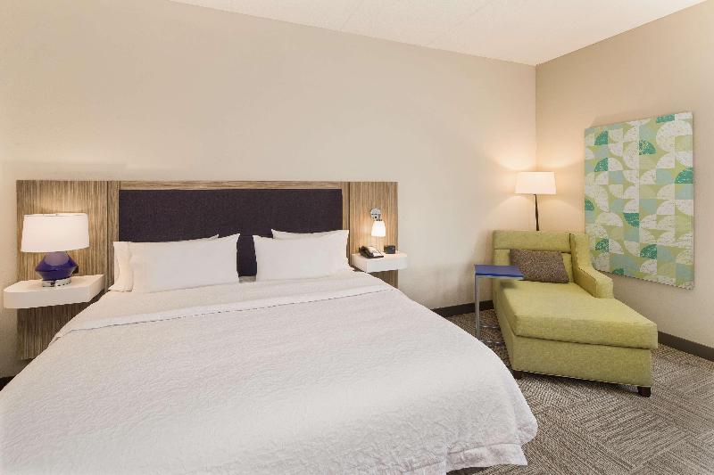 Hampton Inn Lagrange near Callaway Gardens - photo 12