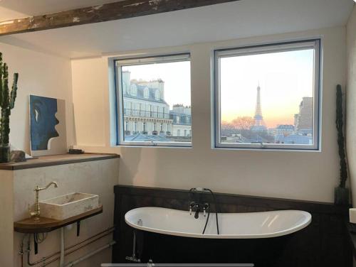 View Eiffel Tower - carbon neutral hotel in Paris