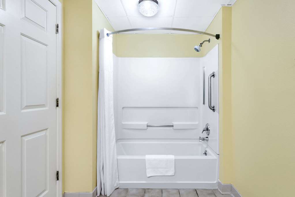 Days Inn by Wyndham Biscoe - photo 11