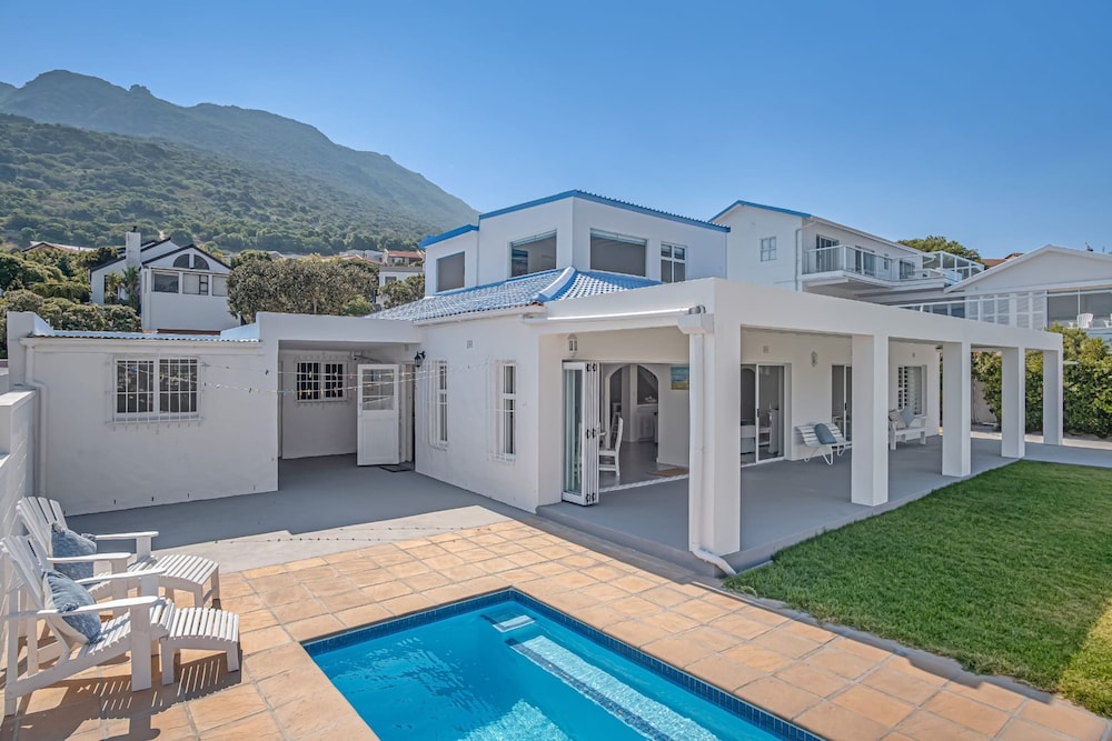 Unwind in Coastal Charm at Villa Santorini