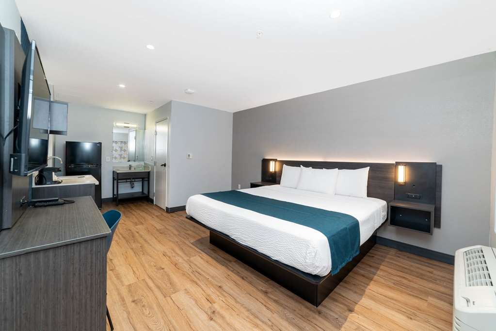 Studio6 Suites Stockton CA Waterfront - photo 24