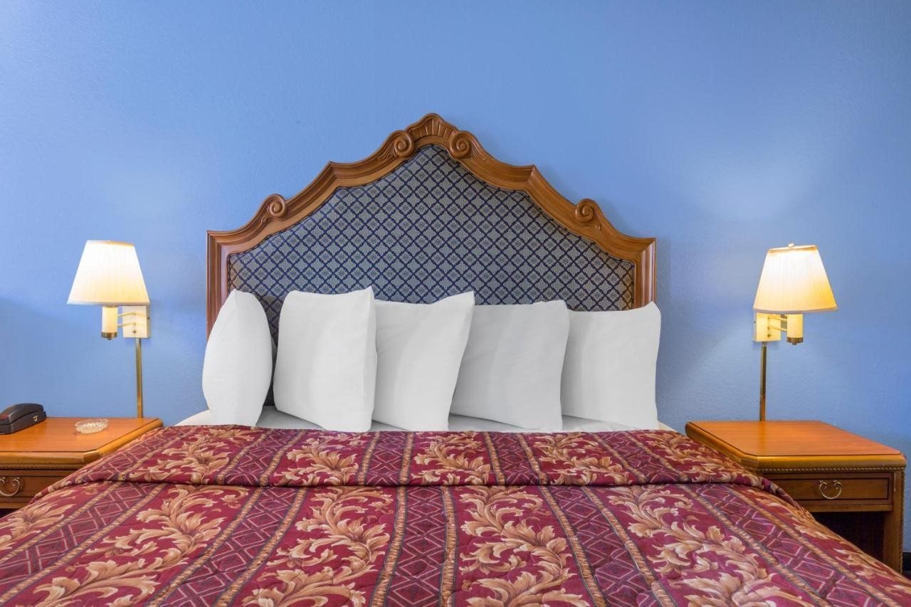 Days Inn by Wyndham San Antonio - photo 7