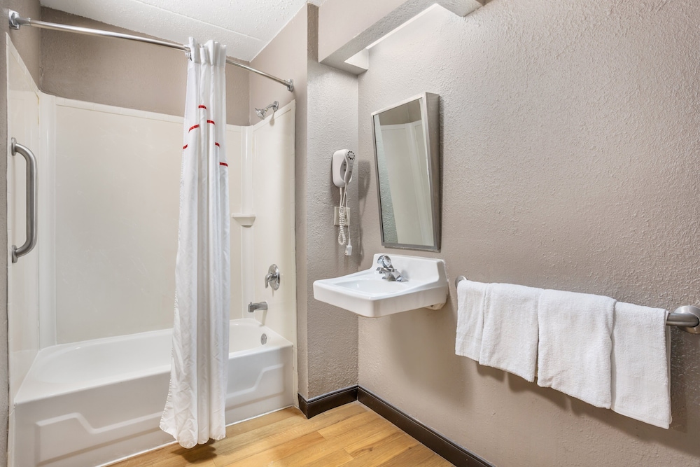 Red Roof Inn Tinton Falls Jersey Shore - photo 24