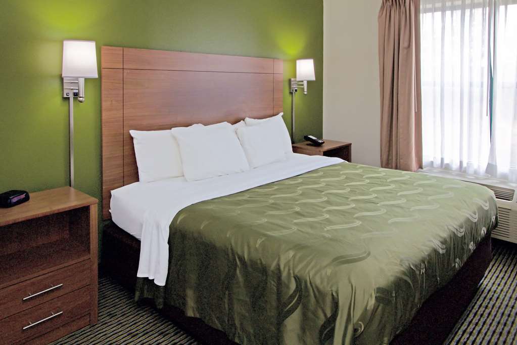 Quality Suites Lake Wright Norfolk Airport - photo 6