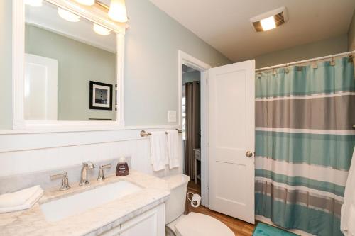 A Little Nauti by Oak Island Accommodations - photo 22
