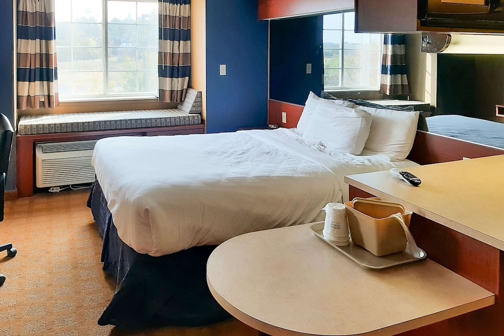 Starkville Inn & Suites - photo 26