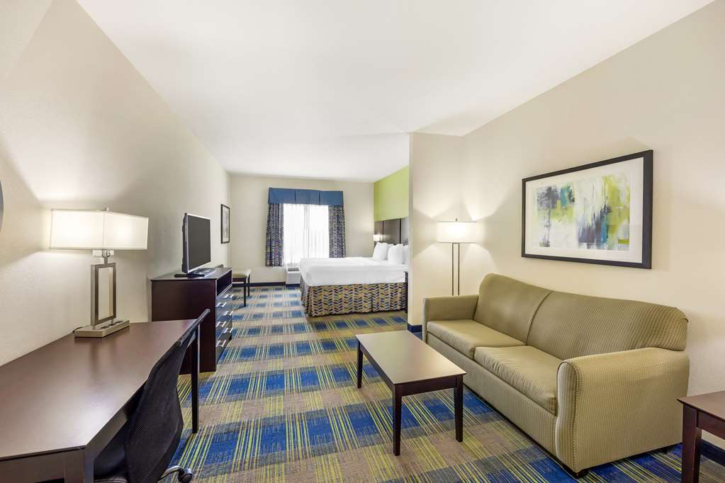 Best Western Plus Pratt - photo 24