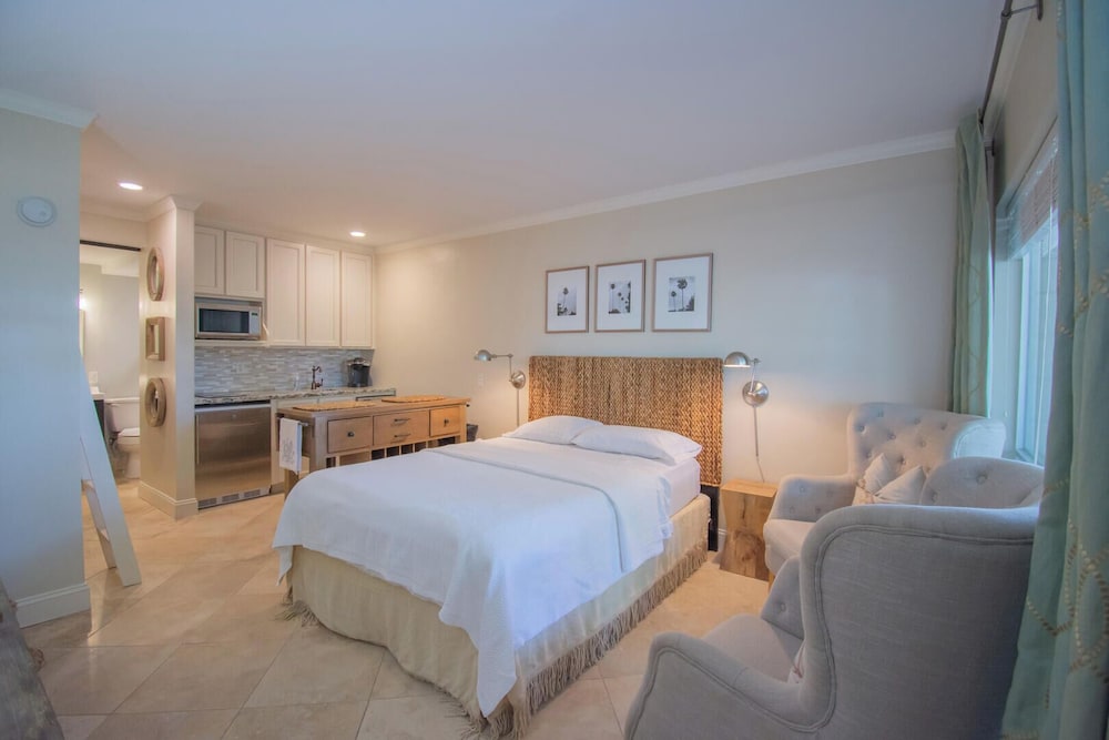 511 Sunsuite Charming Studio Sleeps 4 - last minute hotel in Unknown City