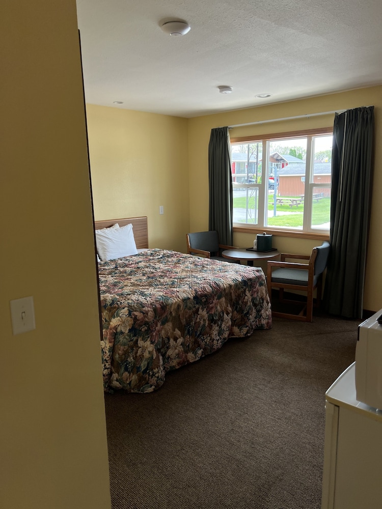 All Star Inn & Suites - photo 97