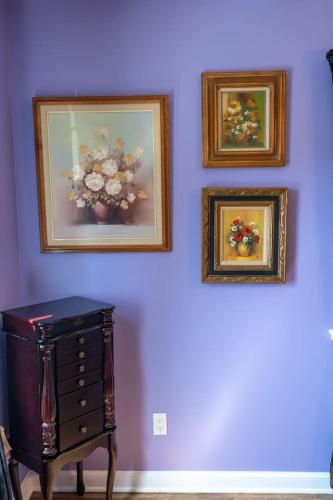 Cardinal Inn Romantic Room in Cornwall, Canada