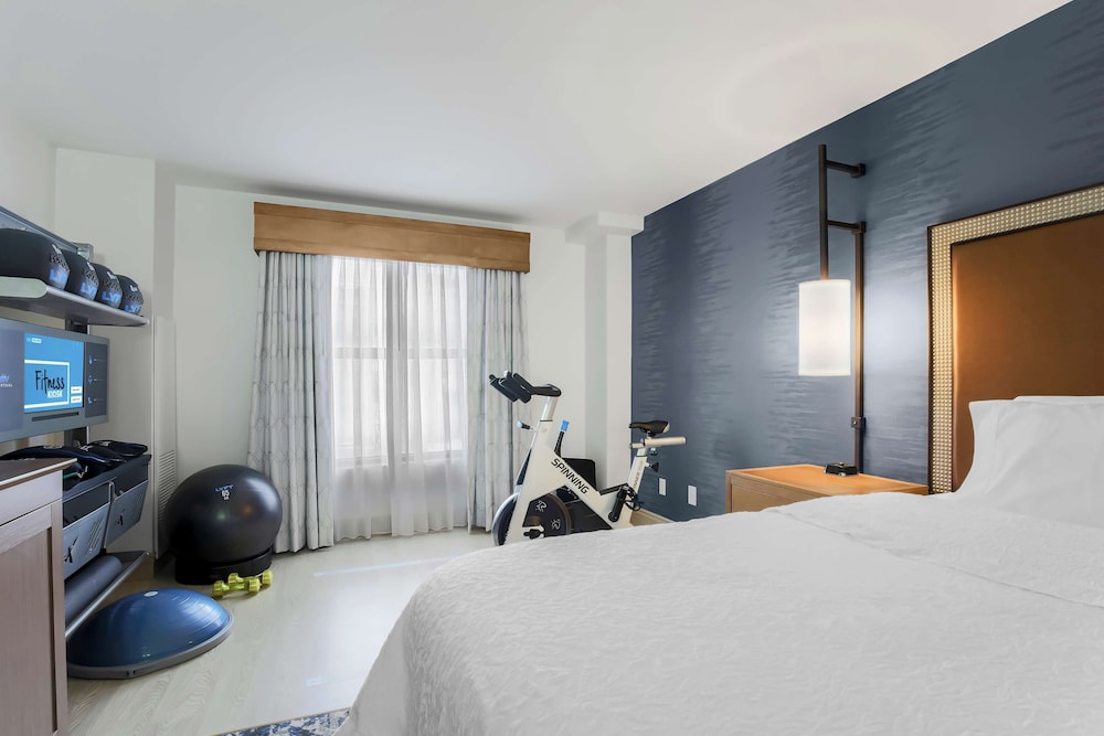 Hampton Inn & Suites Austin Downtown - photo 17