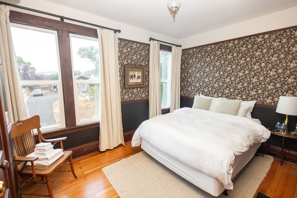 The Lyle Hotel - photo 32