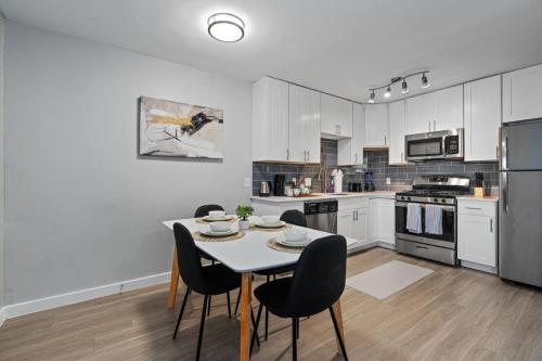 Mins 2 Dwntown Private Stay Nestled Austin Pad — 4-Star Luxury Hotel in Austin, United States
