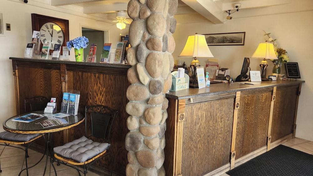 The View Motel - photo 2