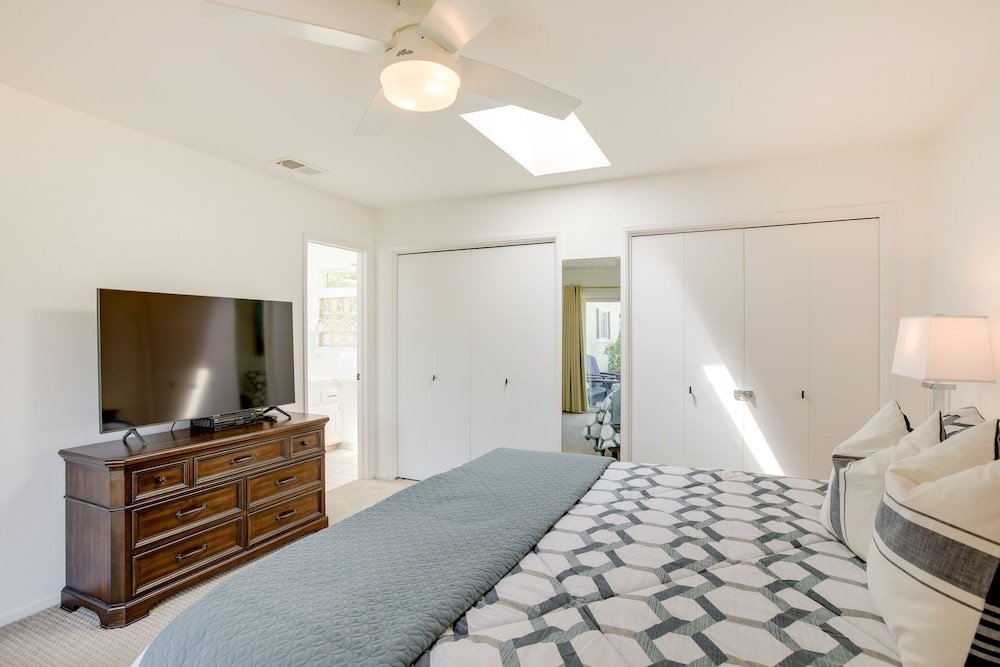 Lakefront Grover Beach Home about Walk to Ocean — 4-Star Luxury Hotel in Grover Beach, United States