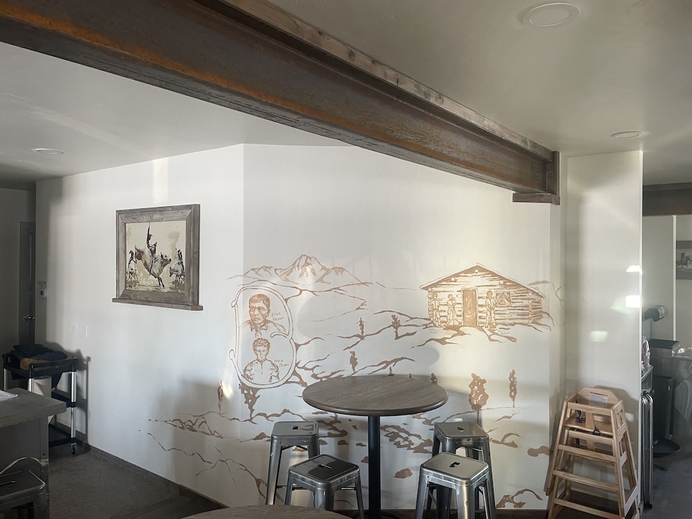 Challis Roadhouse - photo 24