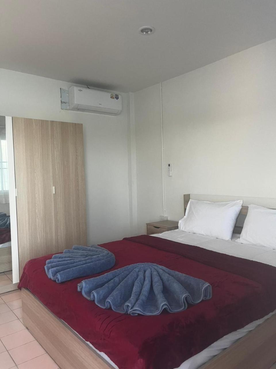 Water's Edge Resort - last minute hotel in Wichit