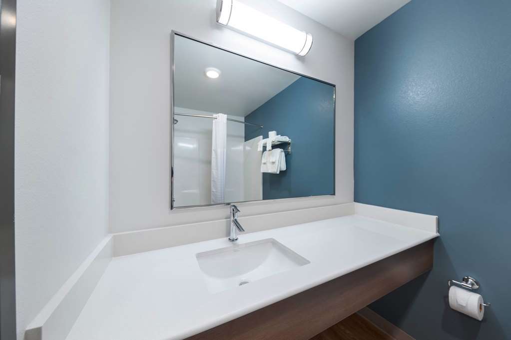 WoodSpring Suites Dallas Plano Central Legacy Drive - photo 25