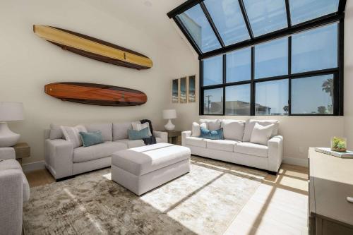 The 357 Beach Pad Renovated Refined Steps from the Surf — 4-Star Luxury Hotel in San Diego, United States