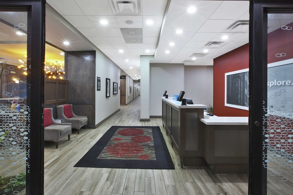 Hampton Inn by Hilton Detroit Dearborn - photo 3