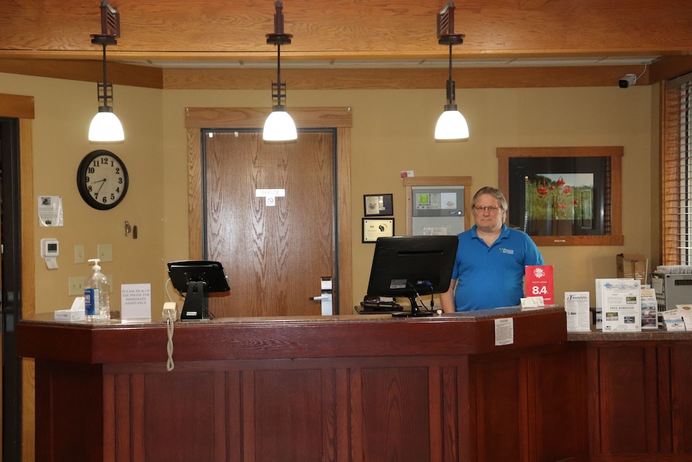 Prairie Inn and Suites Holmen La Cross pet-friendly hotel Holmen