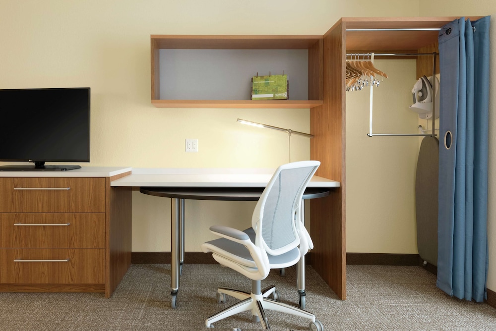 Home2 Suites by Hilton Milwaukee Airport - photo 7
