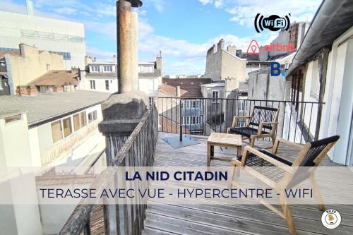 Le Nid Citadin Ultra Calme Terrasse Avec Vue in Pau, France
