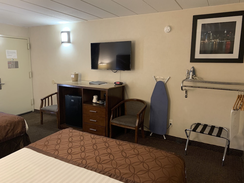 Ramada by Wyndham Rockville Centre - photo 15