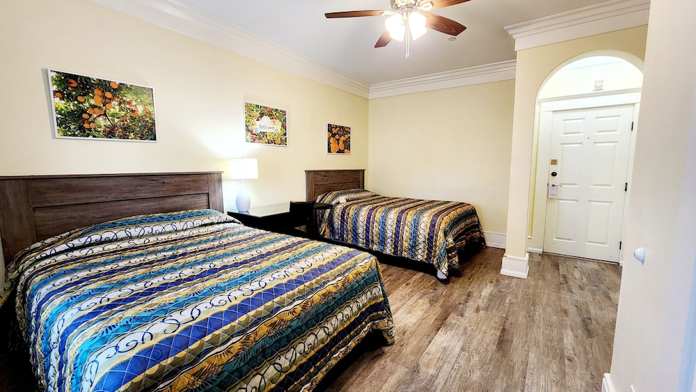Santa Paula Inn - photo 7