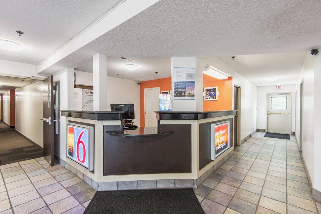 Motel 6 Lawrence KS - photo 19