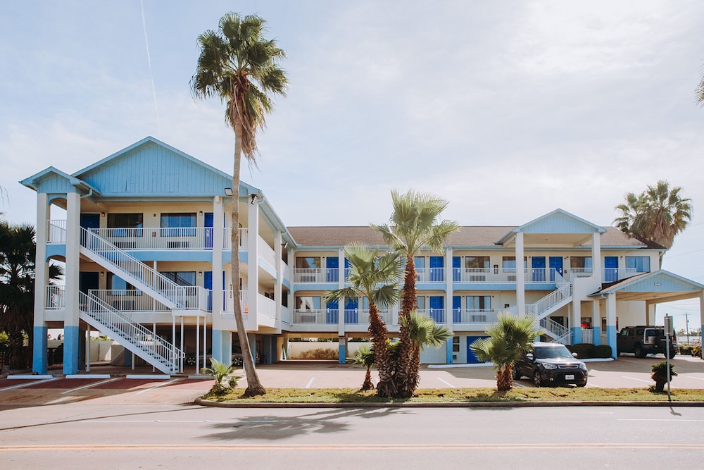 Scottish Inns and Suites Near Kemah Boardwalk - photo 44