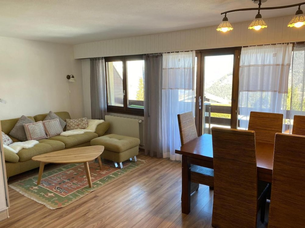La Foret 42 2 bedroom apartment with parking and sauna — 4-Star Luxury Hotel in Riddes, Switzerland