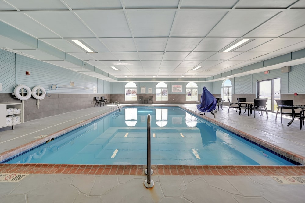 Holiday Inn Express Hotel & Suites Beatrice by IHG - photo 93
