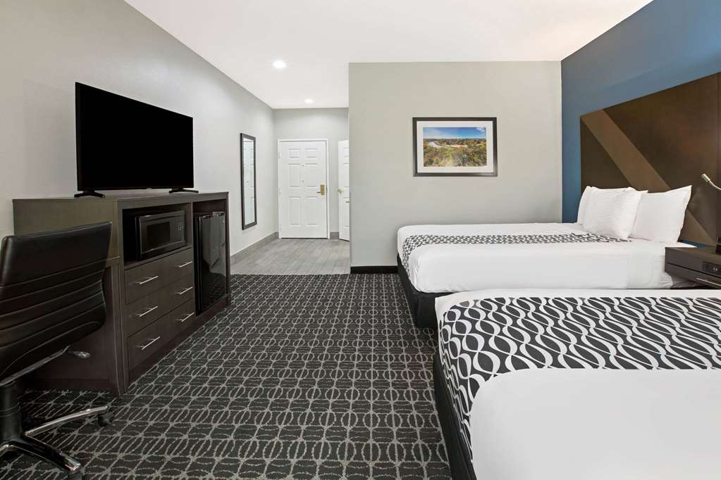 La Quinta Inn & Suites by Wyndham Sulphur Springs - photo 8
