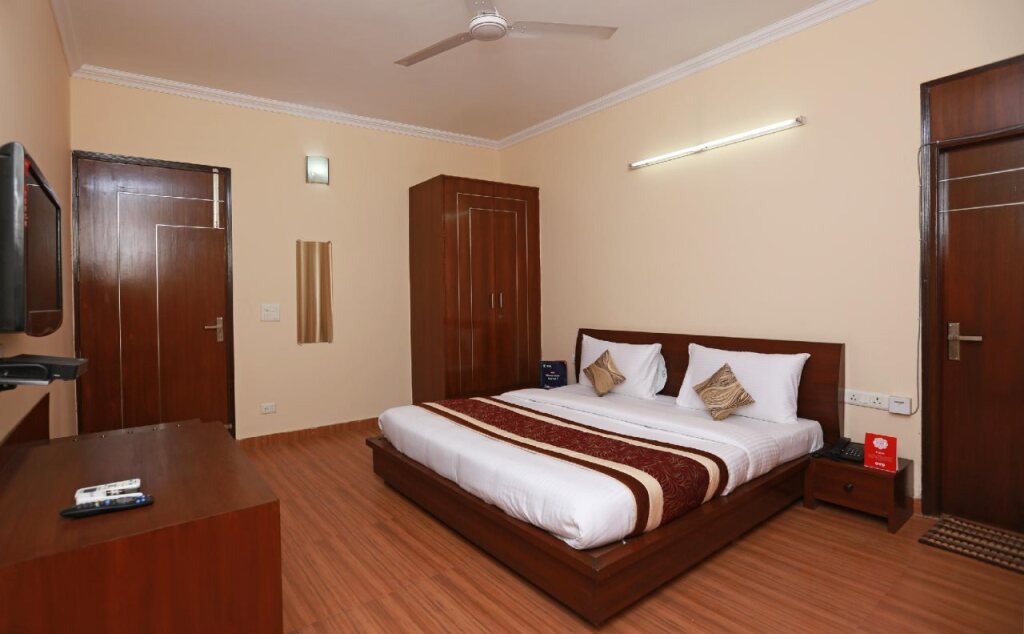 Oyo 11600 Hotel Cosy Tree