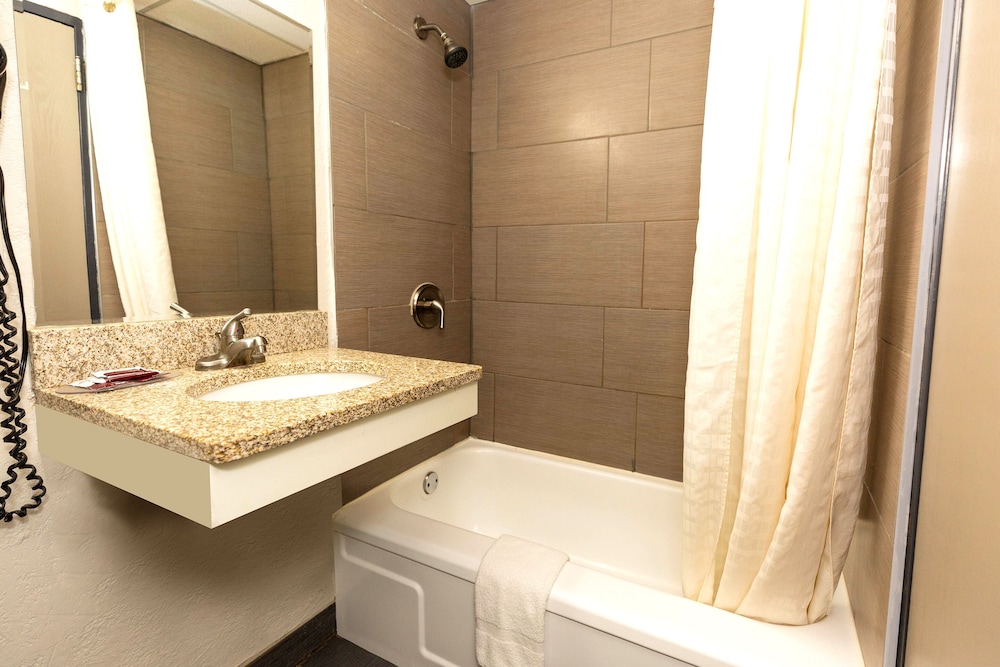 Coratel Inn & Suites by Jasper Mankato - photo 23