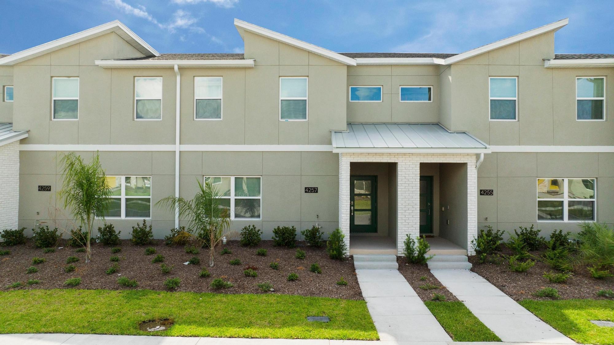 4 Bedrooms 3 Bathrooms Storey Lake 4257 Pd — 4-Star Luxury Hotel in Kissimmee, United States