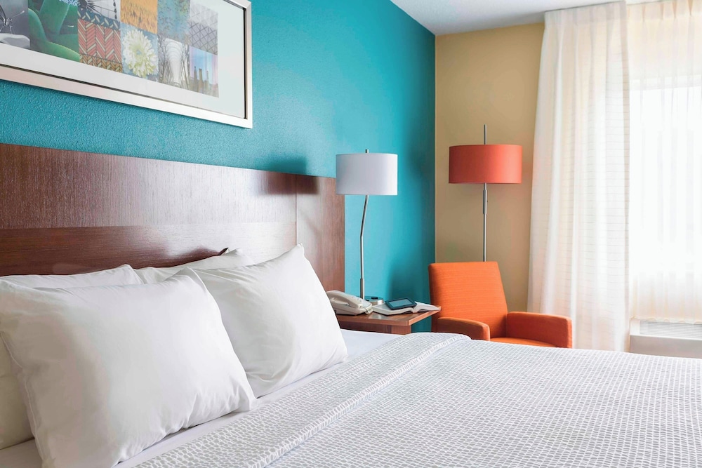 Fairfield Inn & Suites Mansfield Ontario - photo 9